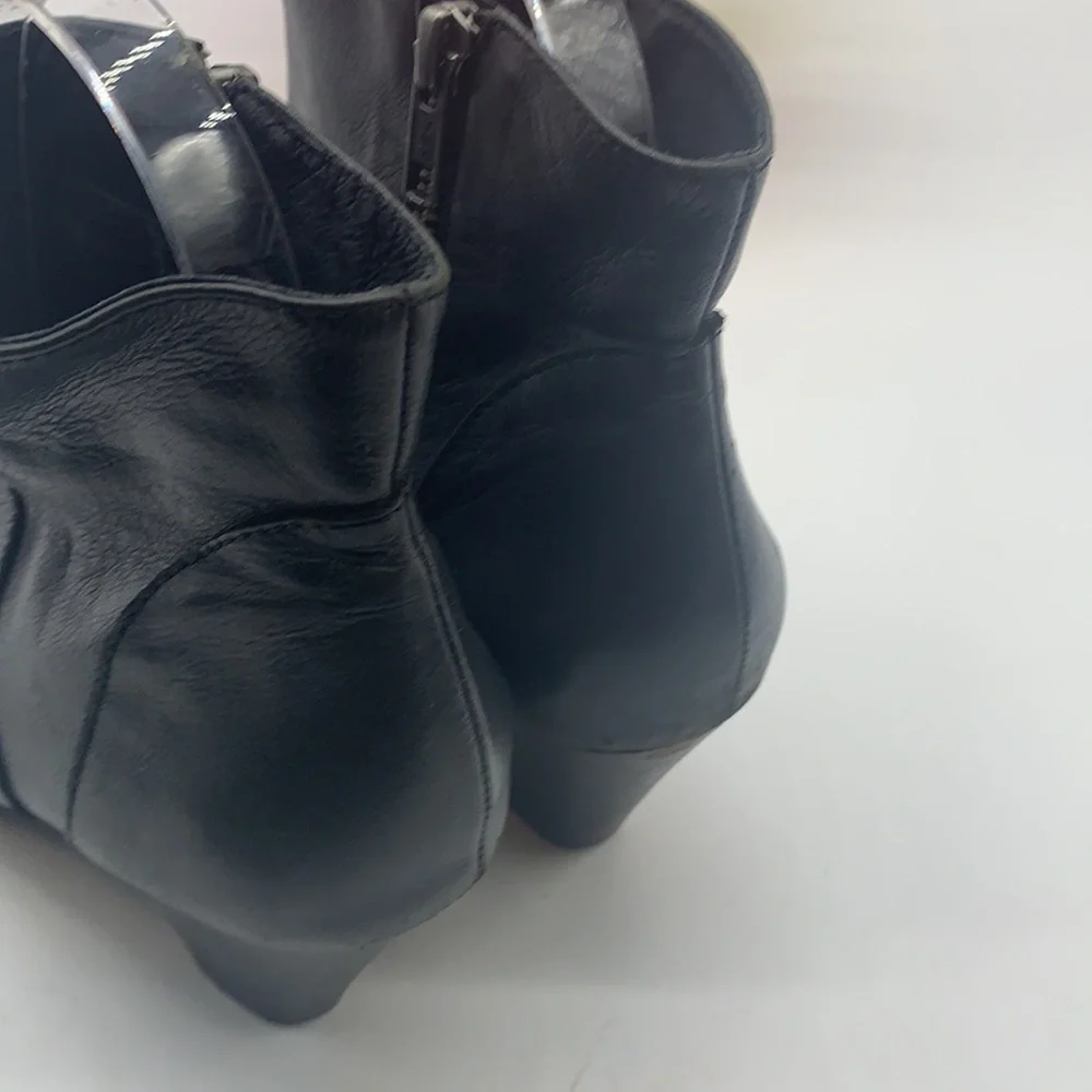 Steve Madden Proccess Black Leather Ankle Boots 7.5. BAB1136F